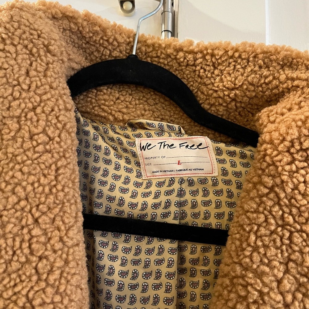 Free people camel teddy jacket (never worn) large